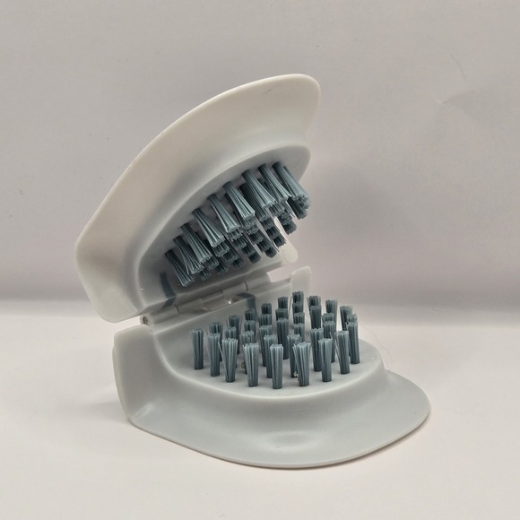 Pampered Chef Utensil Scrubber #100751 - Picture 2 of 5